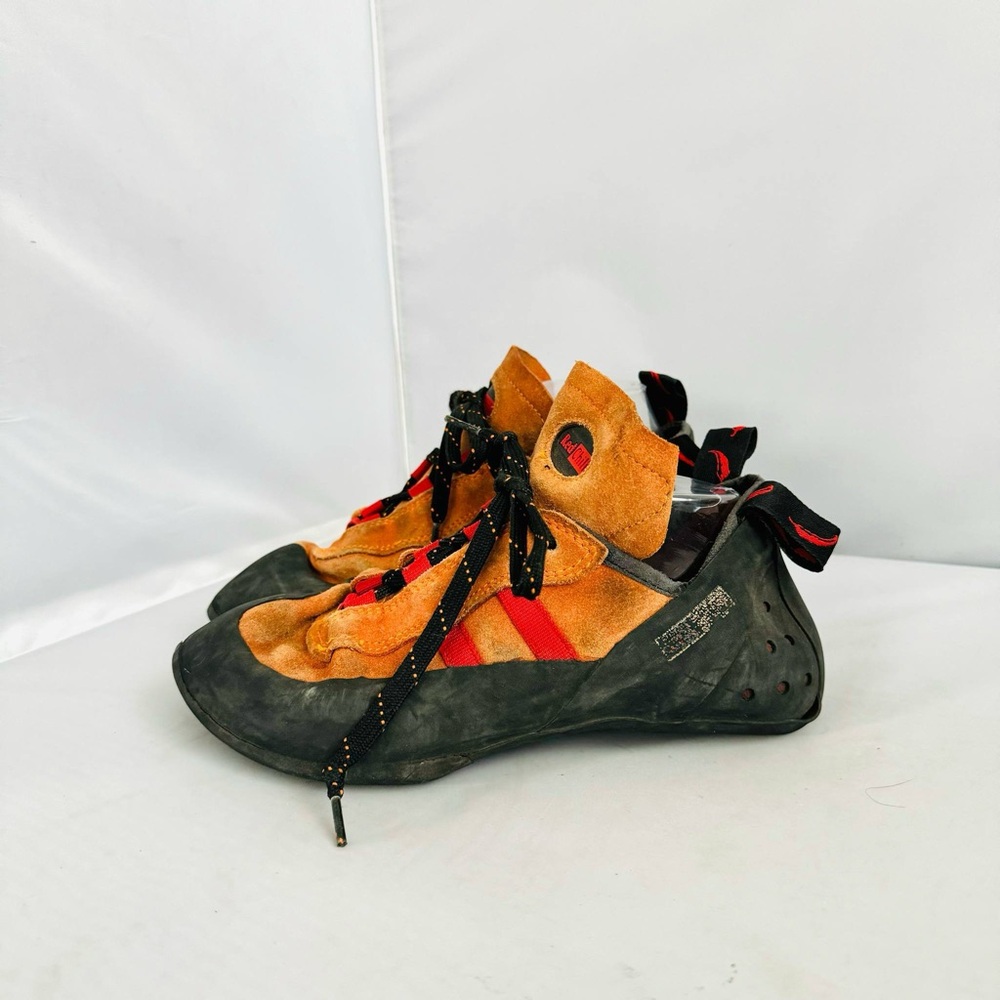Red Chili Orange and Black Climbing Shoes Men’s Size 9.5